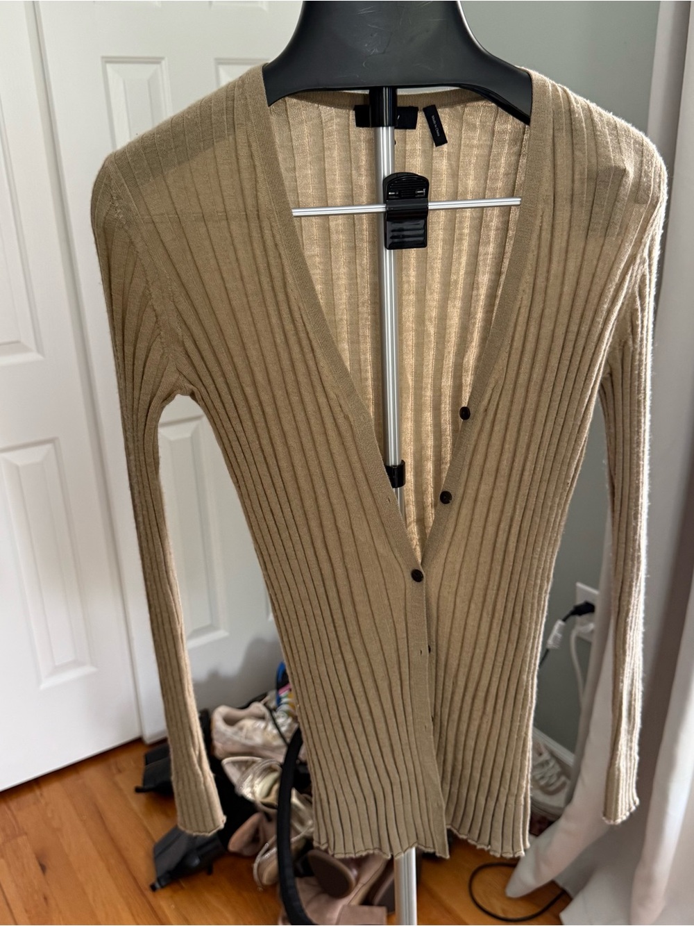 Theory 100% Cashmere Ribbed V-Neck Cardigan Sweater Quiet Luxury Academia